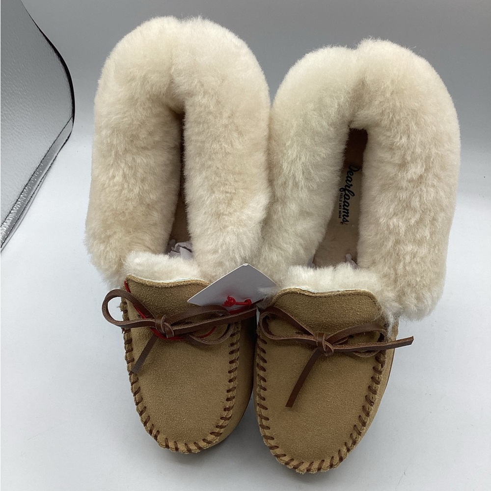 NWT Dearfoams Women’s Genuine Suede Foldover Moccasin Slippers SIZE 6